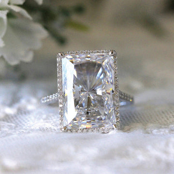 Bright Rectangular Eye Catching Fashion Ring