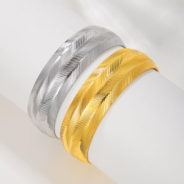 Vintage Gold Plated Bracelet Exquisite Texture