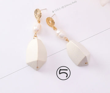 Vintage Geometric Metal Pearl Asymmetric Earrings