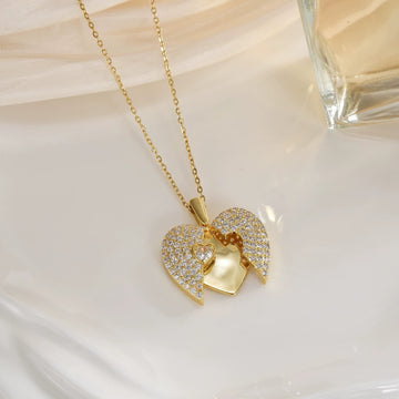 Women'S Heart Opening Closing Necklace Wings