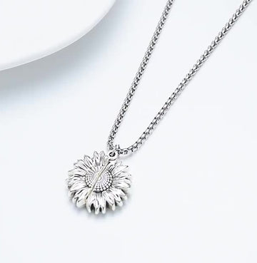 Creative Openable Sunflower Pendant Necklace Silver