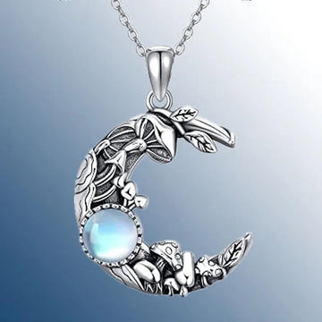 Bohemian Retro Moon Pendant Necklace For