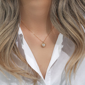 High Grade Love Light Luxury Pendant Necklace