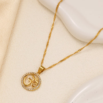 Fashionable Inlaid Circular Pendant Necklace Personalized