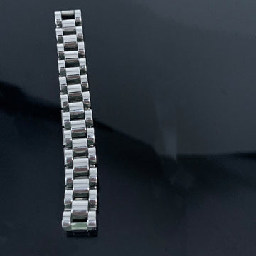 Fashionable Women'S Titanium Steel Bracelet Watch