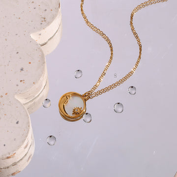 Popular Versatile Shell Moon Necklace With