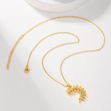 Fashionable Sparkling Zircon Leaf Pendant Necklace