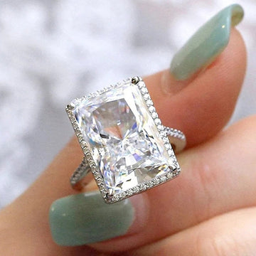Bright Rectangular Eye Catching Fashion Ring